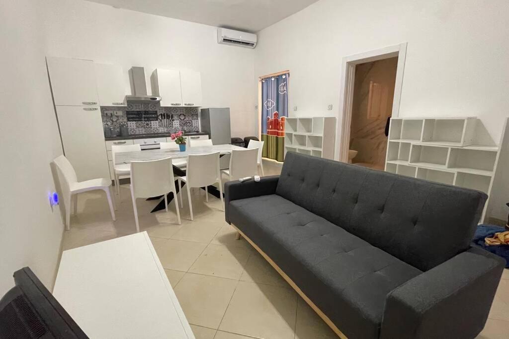 2 Bed Apt In Heart Of St Julians - 5Min From Seafront St. Julian's Exterior foto